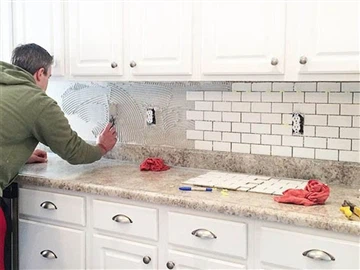 Consells útils per instal·lar una cinta decorativa metàl·lica